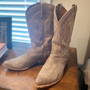 Like New Women’s Nocona Boots Size 9